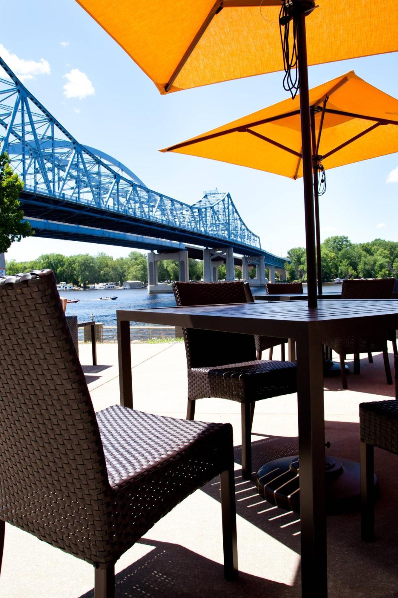 Hotel Courtyard La Crosse Downtown/Mississippi Riverfront Exterior foto